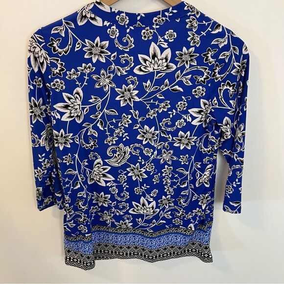 New Susan Graver Printed Liquid Knit Button Front Shirt | Size XXS - Picture 5 of 8